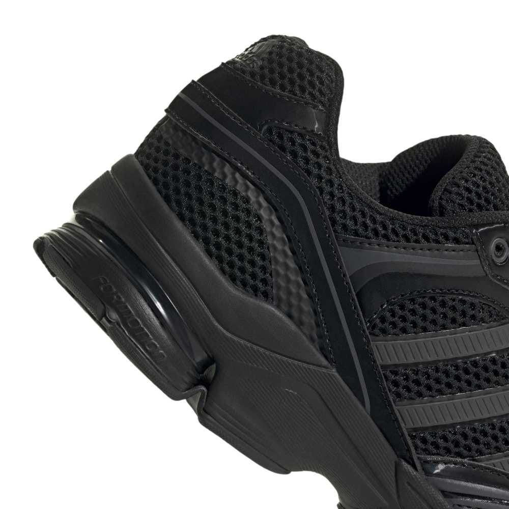 adidas Spiritain 2000 - Core Black / Grey Six / Carbon