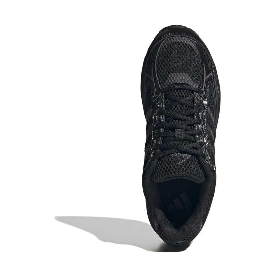 adidas Spiritain 2000 - Core Black / Grey Six / Carbon